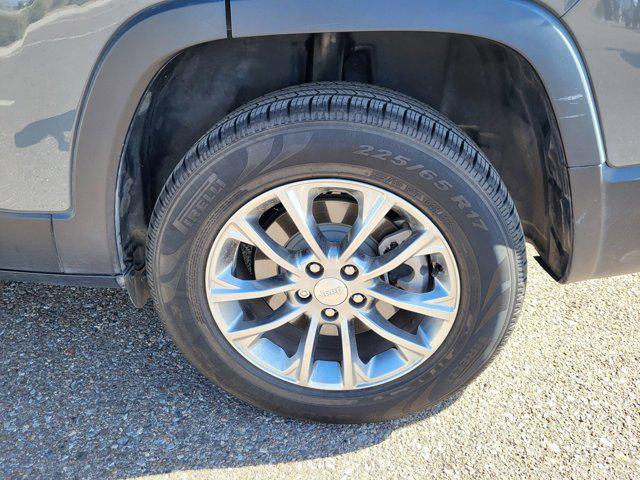 used 2021 Jeep Cherokee car, priced at $21,495
