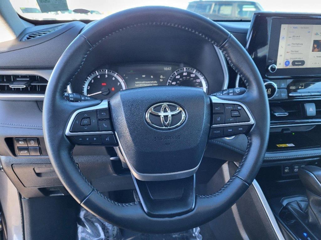 used 2024 Toyota Highlander car, priced at $46,995