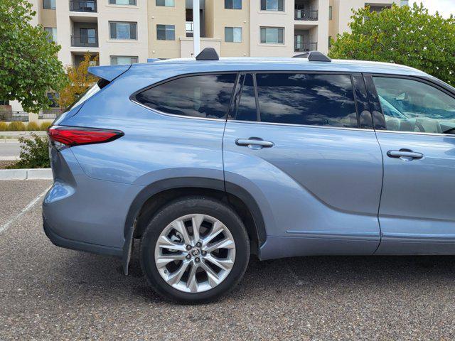 used 2023 Toyota Highlander car, priced at $39,995