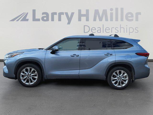 used 2023 Toyota Highlander car, priced at $39,995