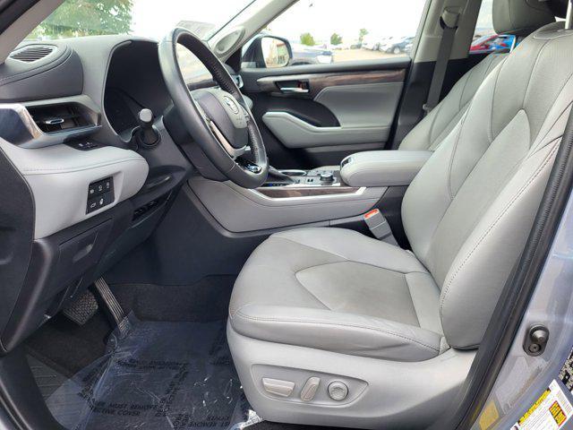 used 2023 Toyota Highlander car, priced at $39,995