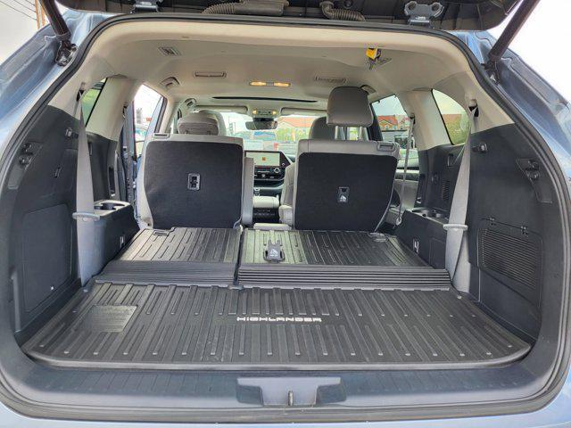 used 2023 Toyota Highlander car, priced at $39,995