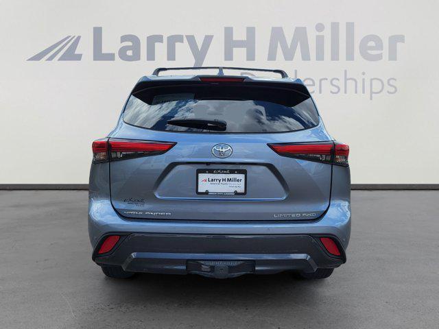 used 2023 Toyota Highlander car, priced at $39,995