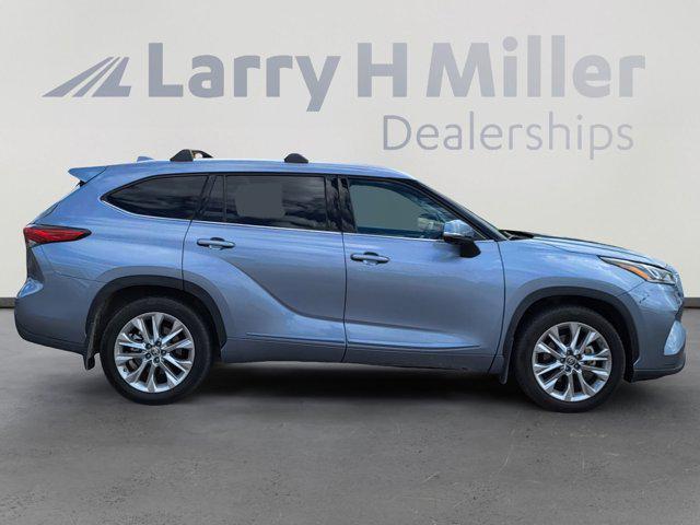 used 2023 Toyota Highlander car, priced at $39,995
