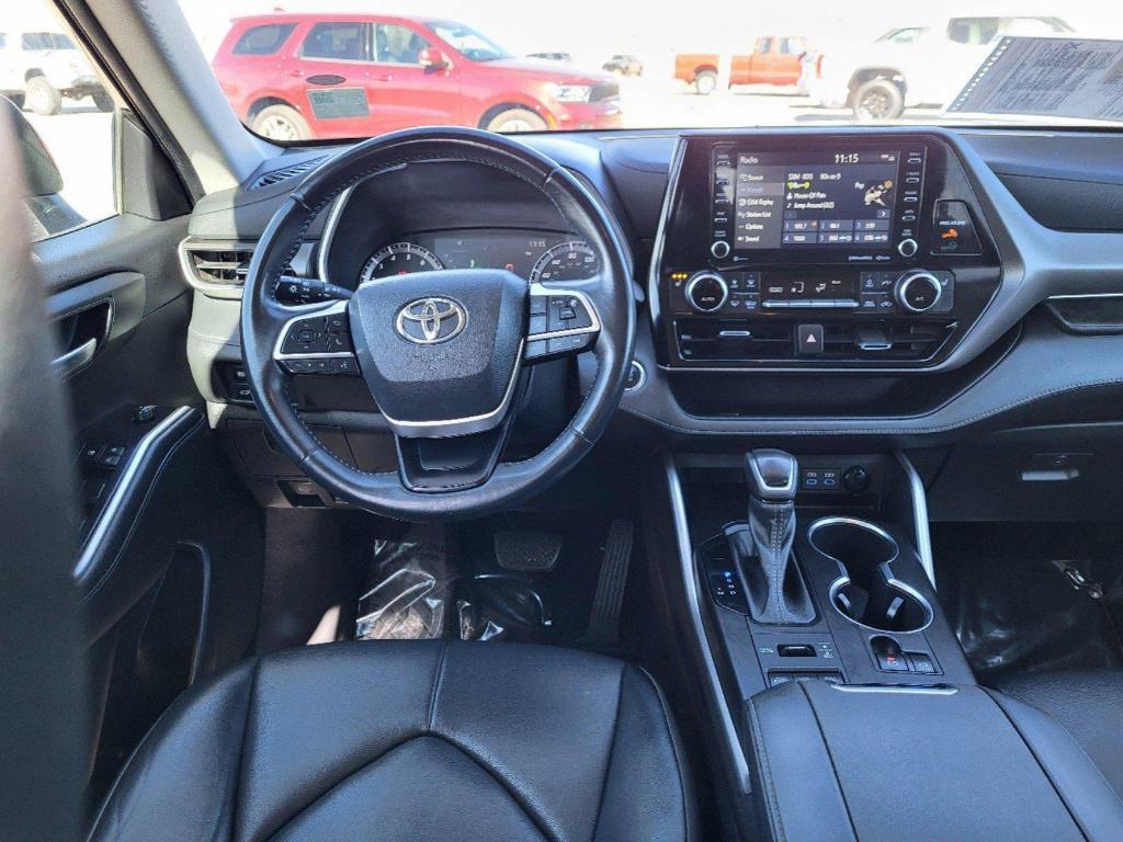 used 2022 Toyota Highlander car, priced at $36,895