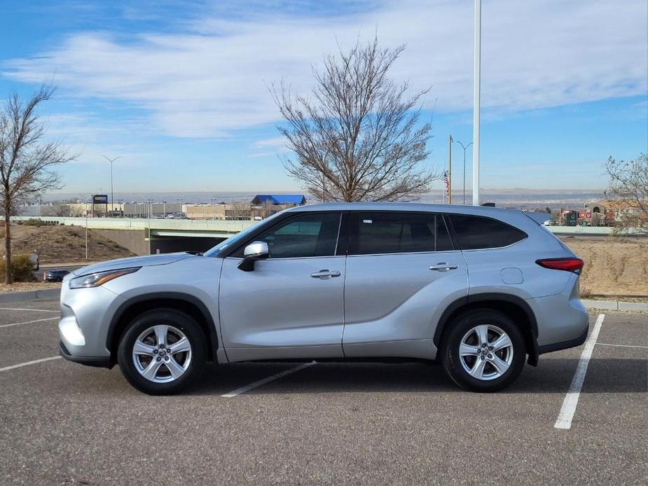 used 2022 Toyota Highlander car, priced at $31,995