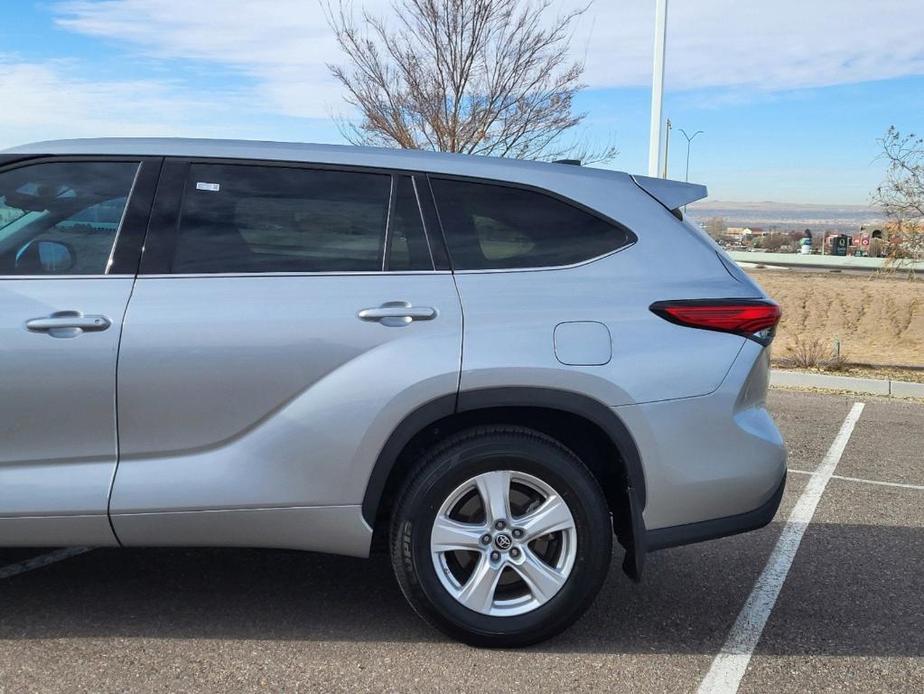 used 2022 Toyota Highlander car, priced at $31,995