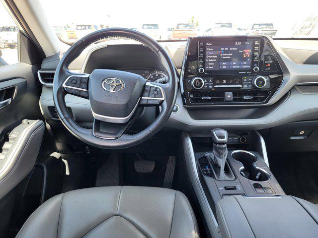 used 2022 Toyota Highlander car, priced at $36,995