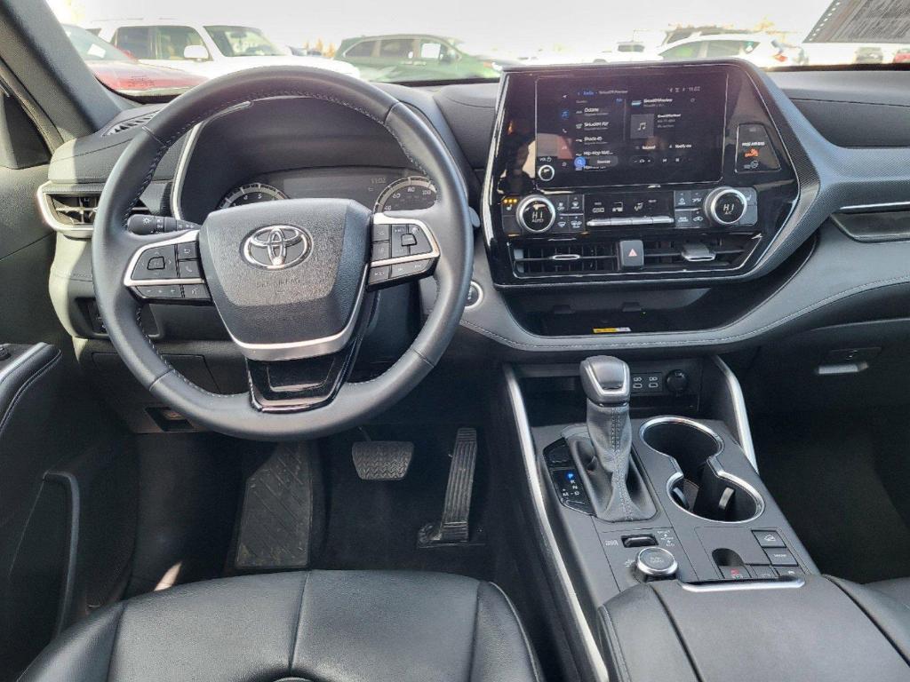 used 2024 Toyota Highlander car, priced at $43,995