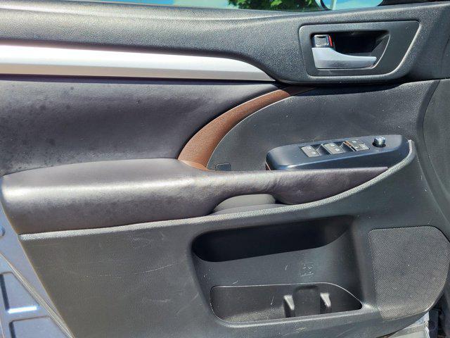 used 2017 Toyota Highlander car, priced at $20,995