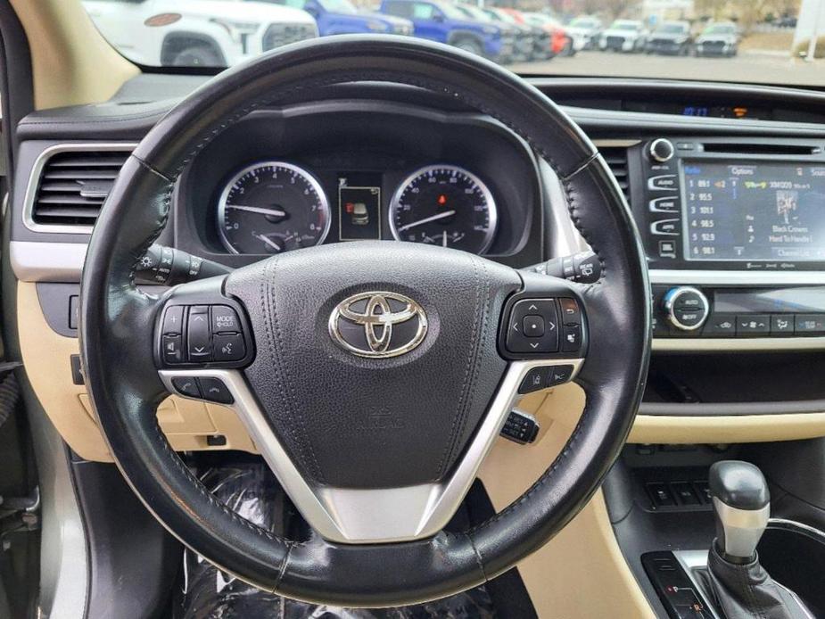 used 2018 Toyota Highlander car, priced at $26,995