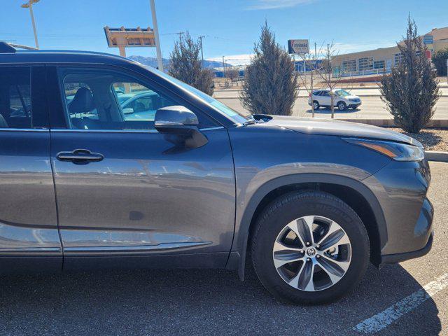 used 2021 Toyota Highlander car