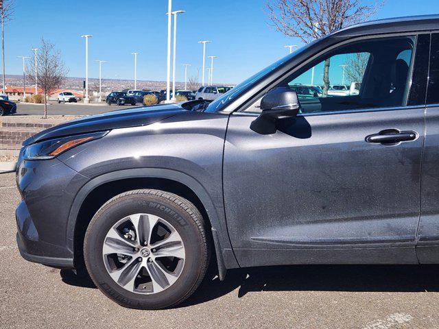 used 2021 Toyota Highlander car