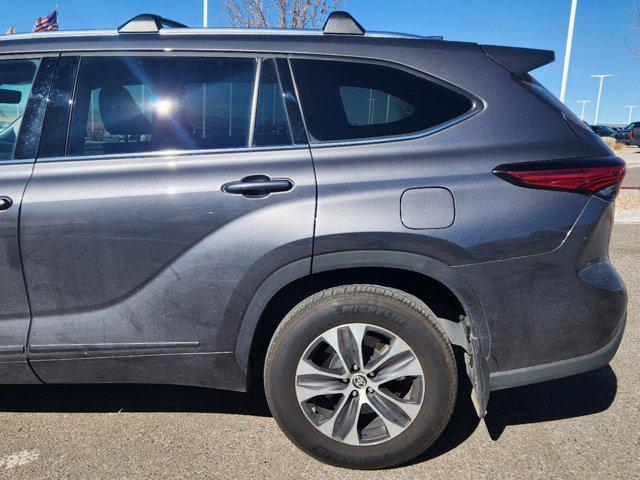used 2021 Toyota Highlander car