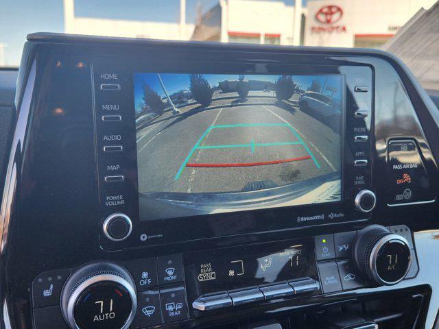 used 2021 Toyota Highlander car