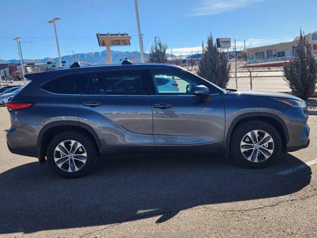 used 2021 Toyota Highlander car