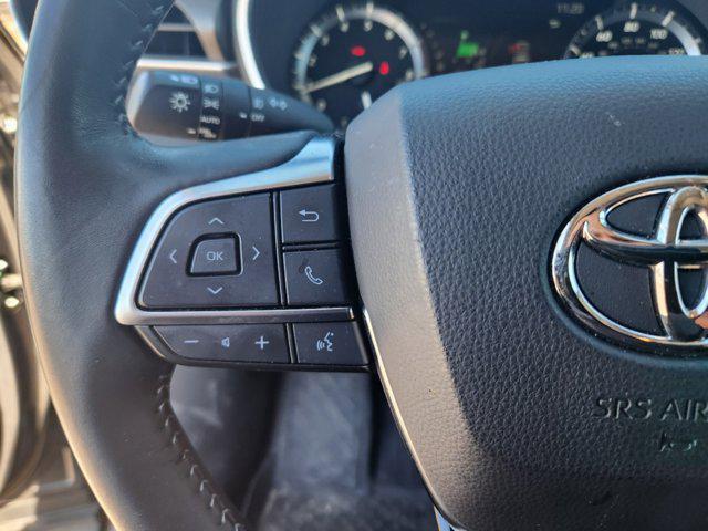 used 2021 Toyota Highlander car