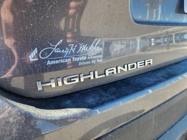 used 2021 Toyota Highlander car