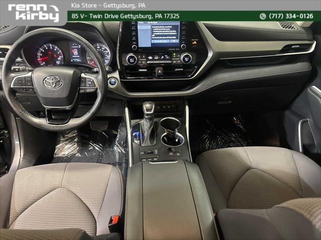 used 2021 Toyota Highlander car, priced at $28,600