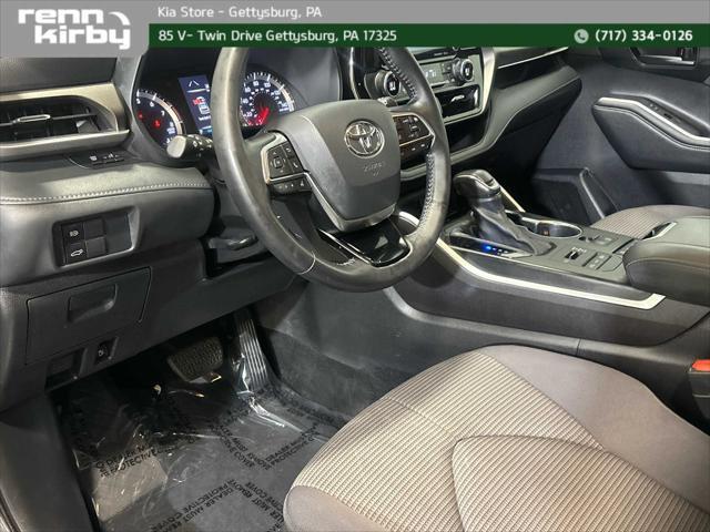 used 2021 Toyota Highlander car, priced at $28,600