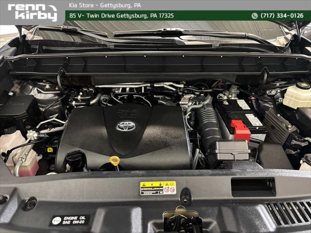 used 2021 Toyota Highlander car, priced at $28,600