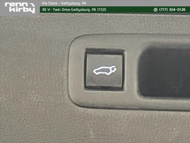 used 2021 Toyota Highlander car, priced at $28,600