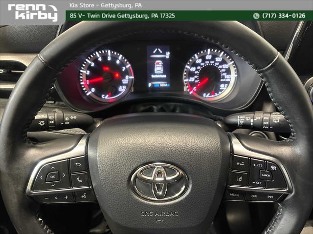 used 2021 Toyota Highlander car, priced at $28,600