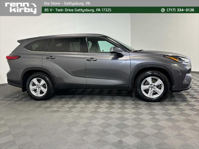 used 2021 Toyota Highlander car, priced at $28,600