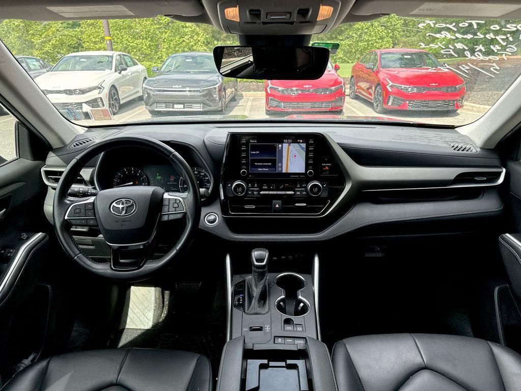 used 2020 Toyota Highlander car, priced at $29,529