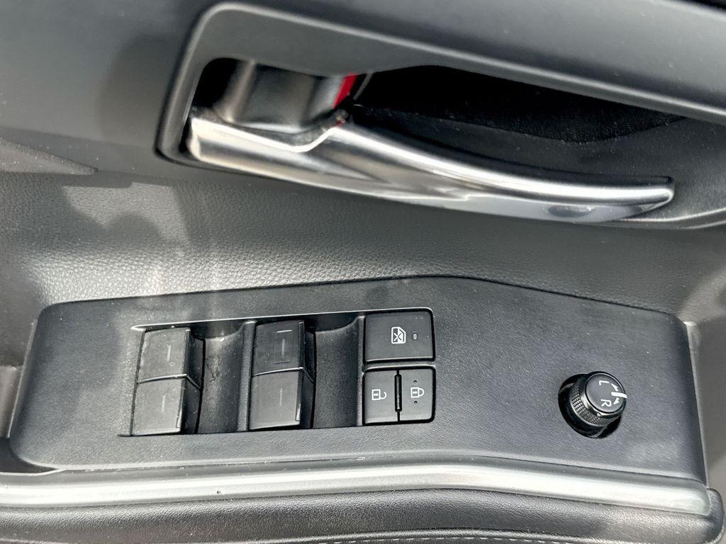 used 2020 Toyota Highlander car, priced at $29,998