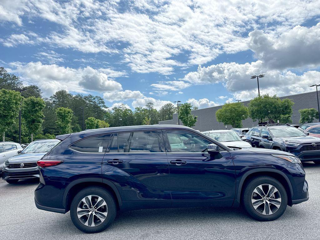 used 2020 Toyota Highlander car, priced at $29,529