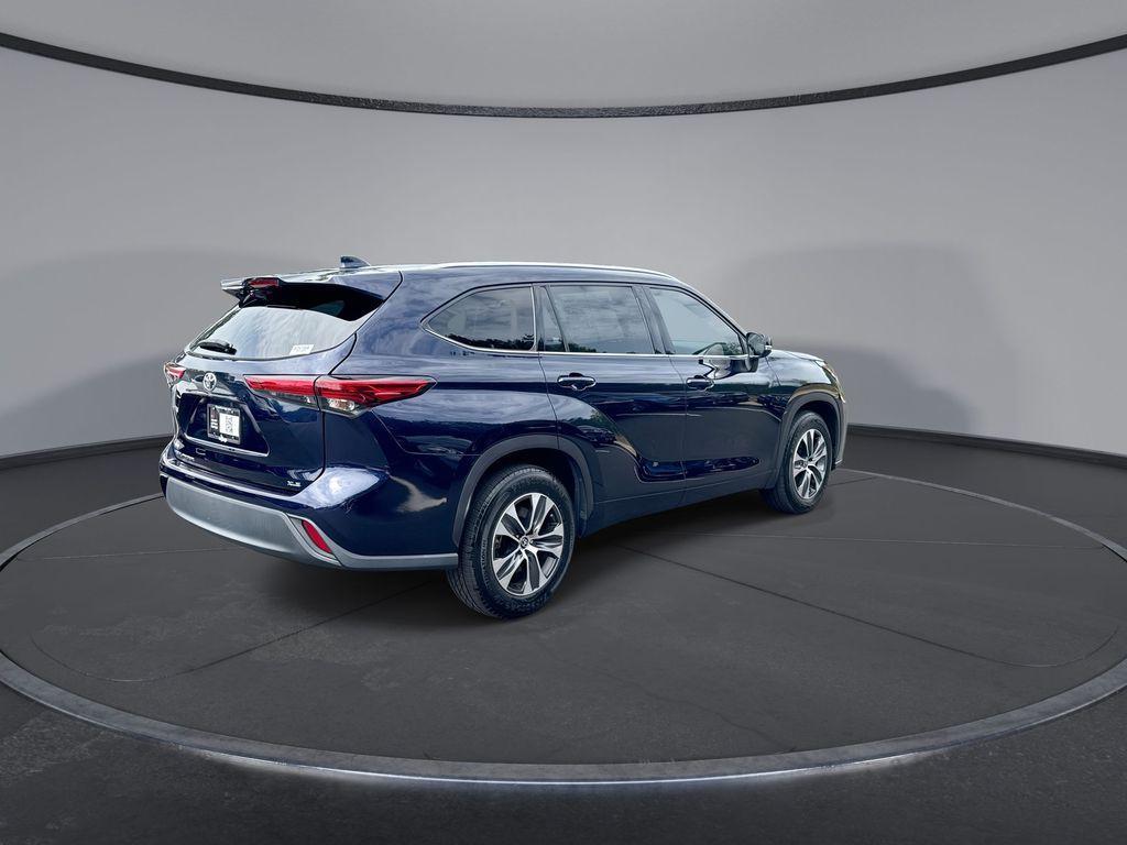 used 2020 Toyota Highlander car, priced at $29,998