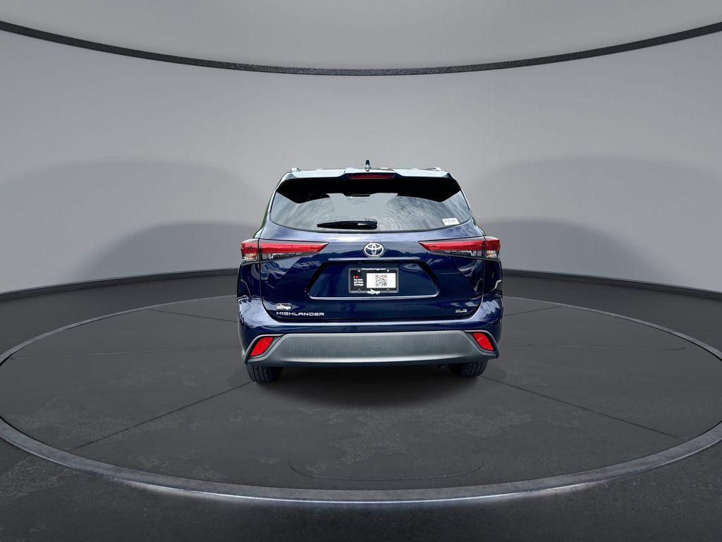 used 2020 Toyota Highlander car, priced at $29,998
