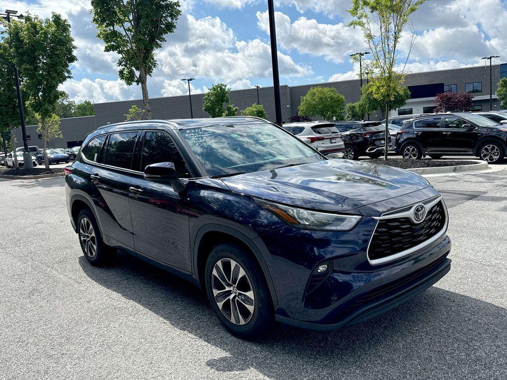 used 2020 Toyota Highlander car, priced at $29,529
