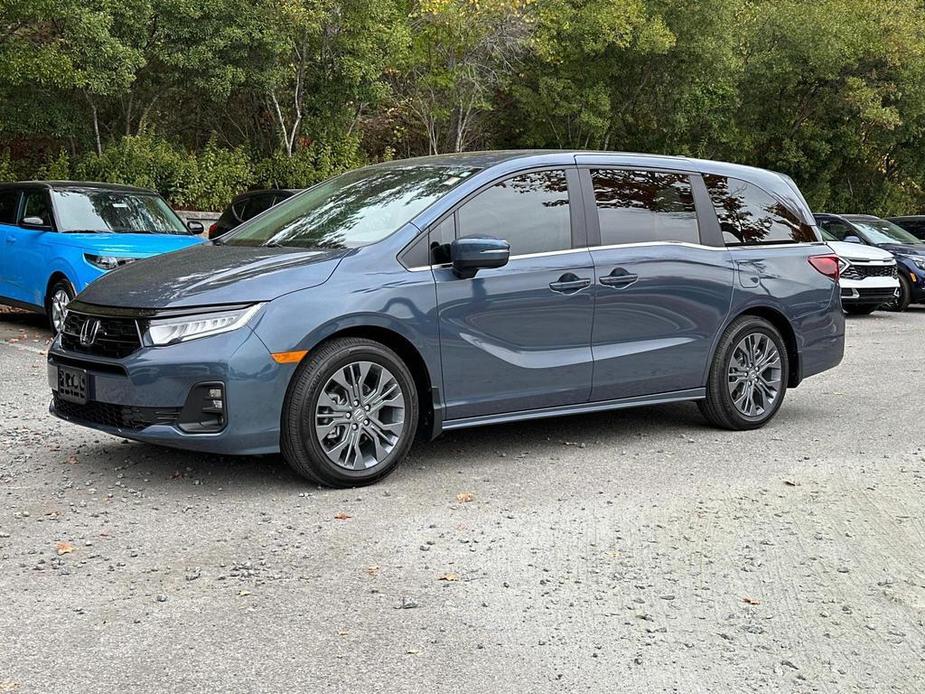 used 2025 Honda Odyssey car, priced at $45,494