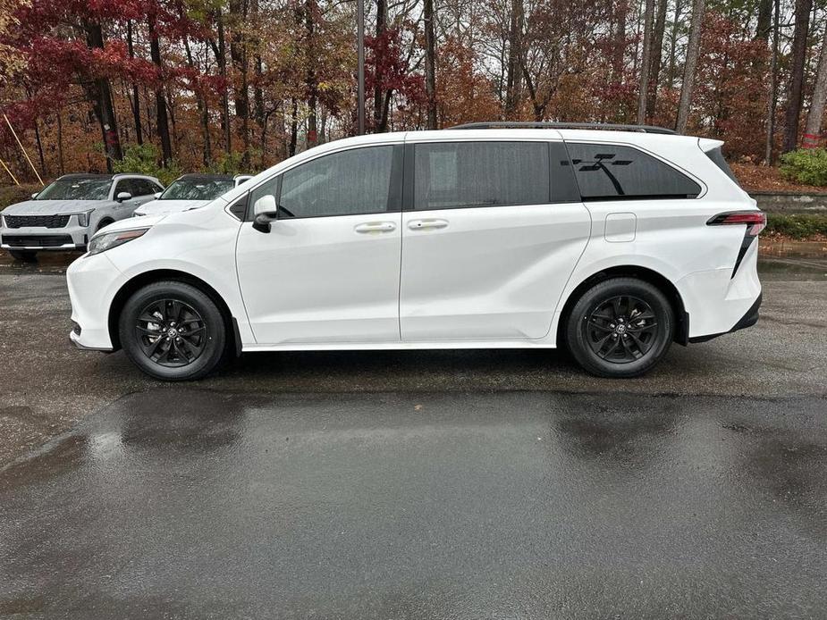 used 2022 Toyota Sienna car, priced at $35,462