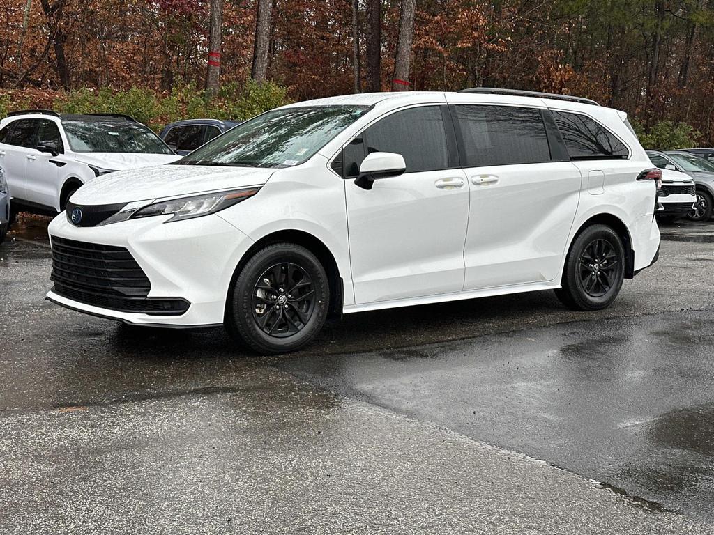 used 2022 Toyota Sienna car, priced at $35,462