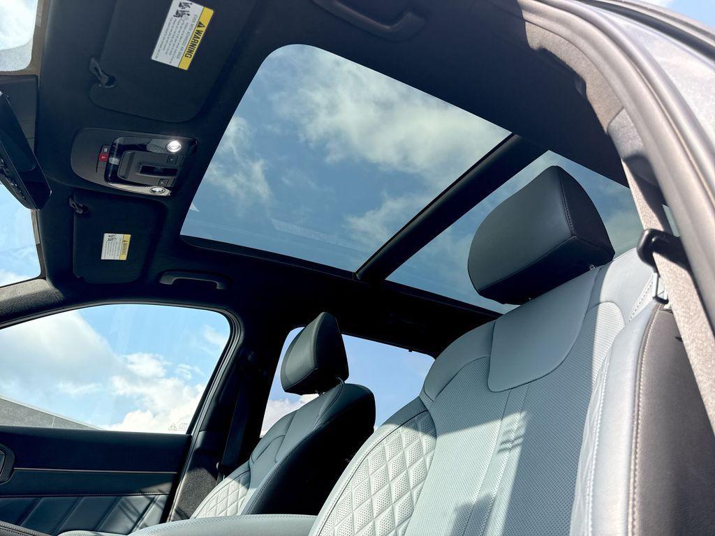 used 2025 Kia Sorento Hybrid car, priced at $41,678