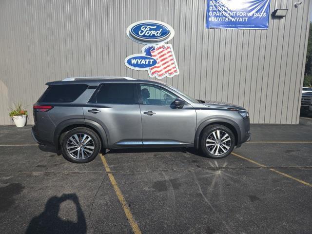 used 2022 Nissan Pathfinder car, priced at $33,000