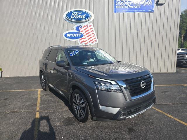 used 2022 Nissan Pathfinder car, priced at $33,000