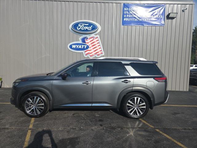 used 2022 Nissan Pathfinder car, priced at $33,000