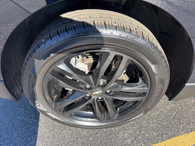 used 2021 Chevrolet Equinox car, priced at $18,800