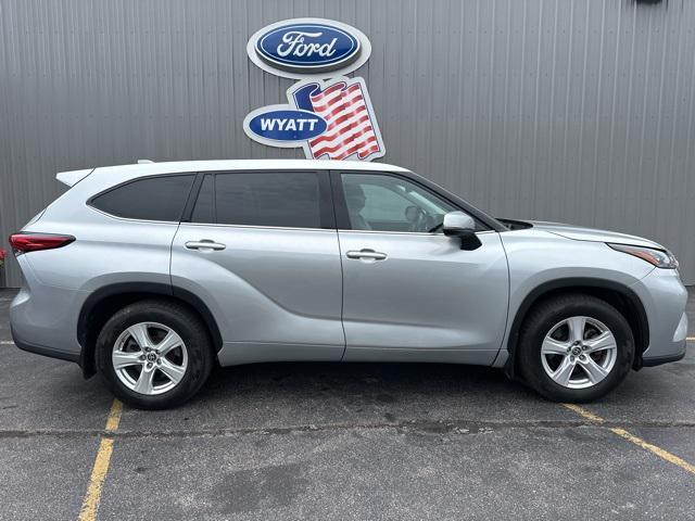 used 2021 Toyota Highlander car, priced at $29,200