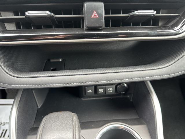 used 2021 Toyota Highlander car, priced at $29,200