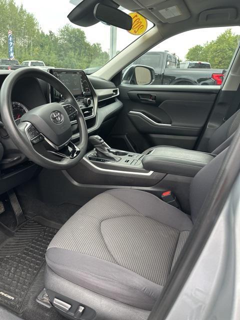 used 2021 Toyota Highlander car, priced at $29,200