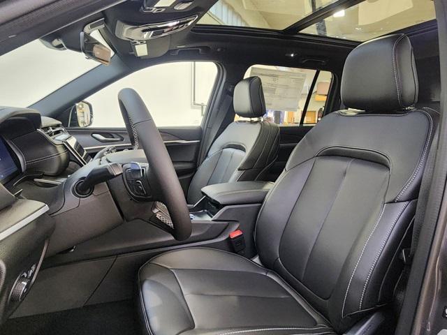 new 2025 Jeep Grand Cherokee car, priced at $46,874