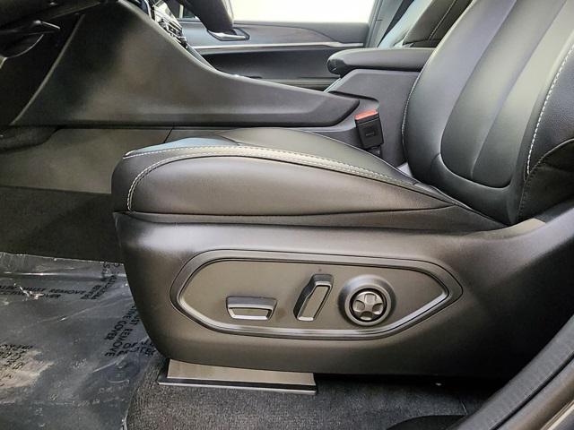 new 2025 Jeep Grand Cherokee car, priced at $46,874
