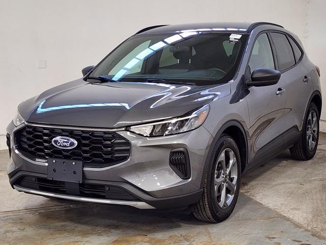 used 2025 Ford Escape car, priced at $26,250