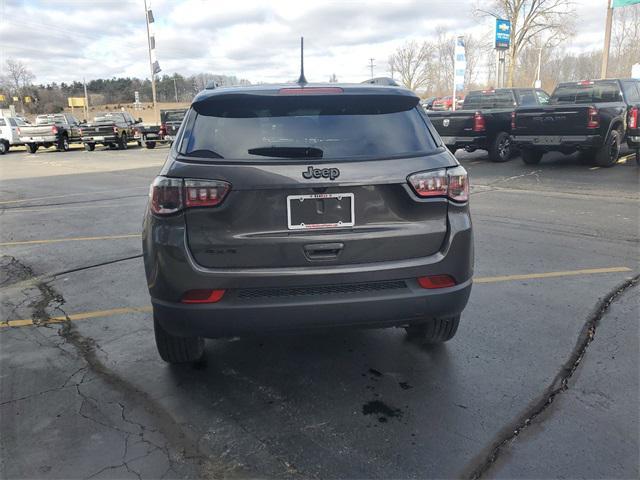 new 2024 Jeep Compass car, priced at $32,000