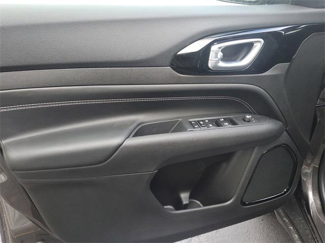 new 2024 Jeep Compass car, priced at $32,000